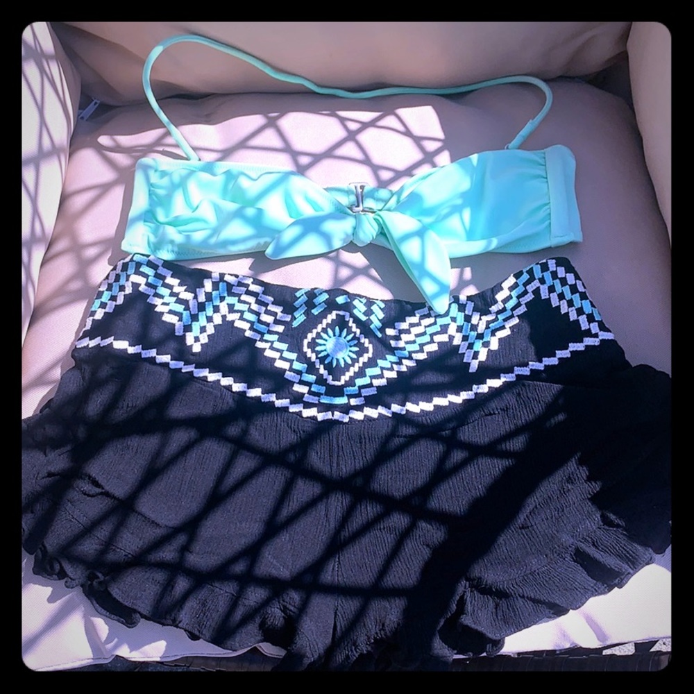 Bikini top and shorts bundle